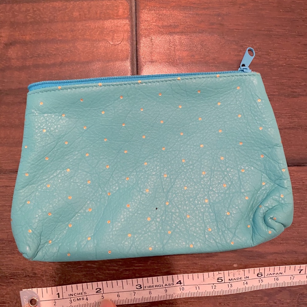 Niquea.D small leather bag—top zipper